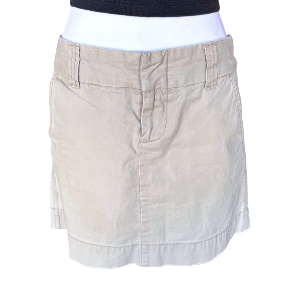 Vintageā Y2K Gap Favorite Chino Mini Skirt Low Rise Khaki Tan 2007 Size 2